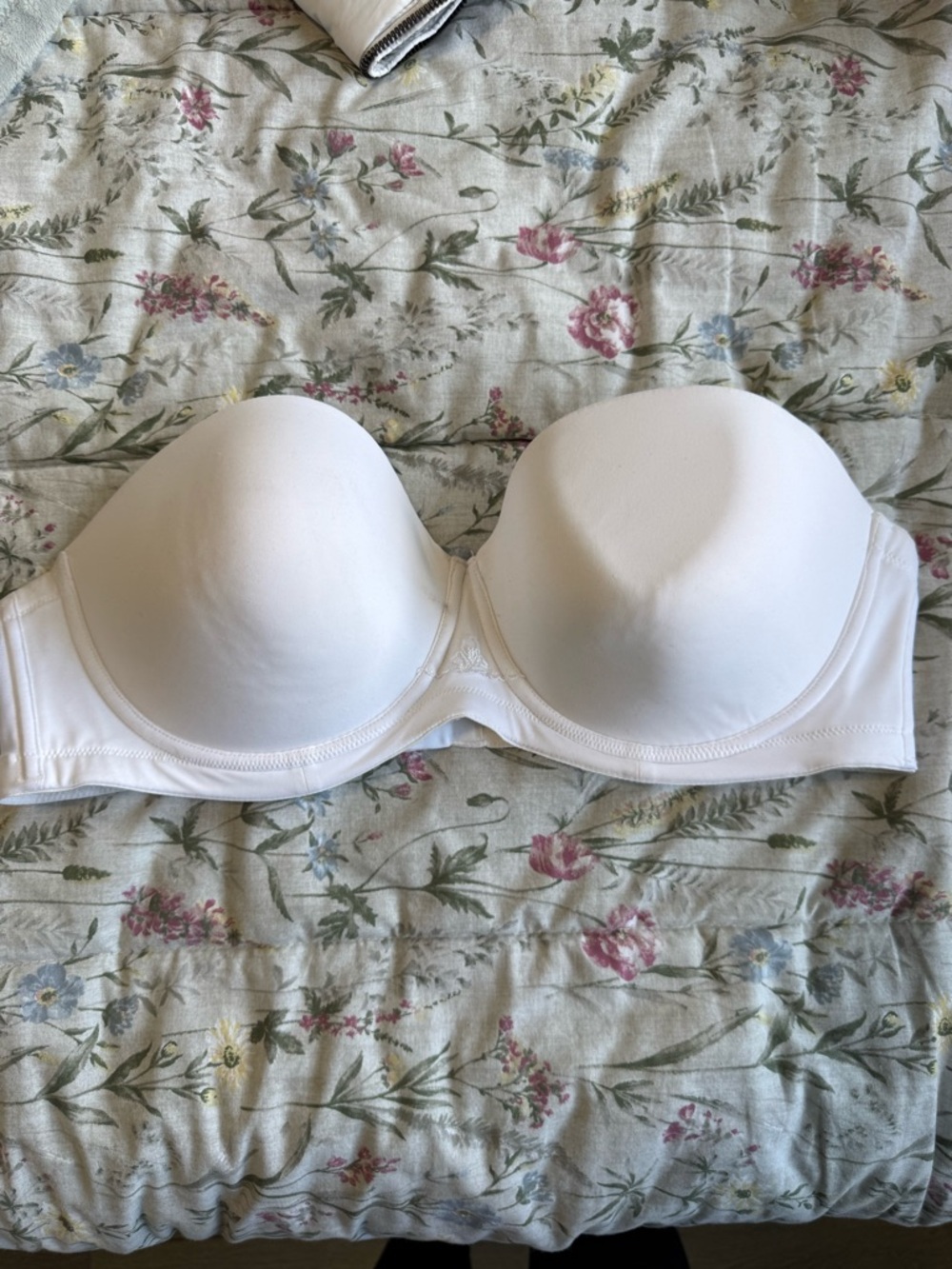Strapless Molded Cup Bra in White